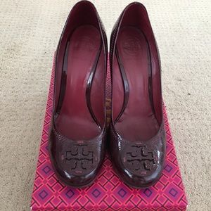 Tory Burch wedges 8.5